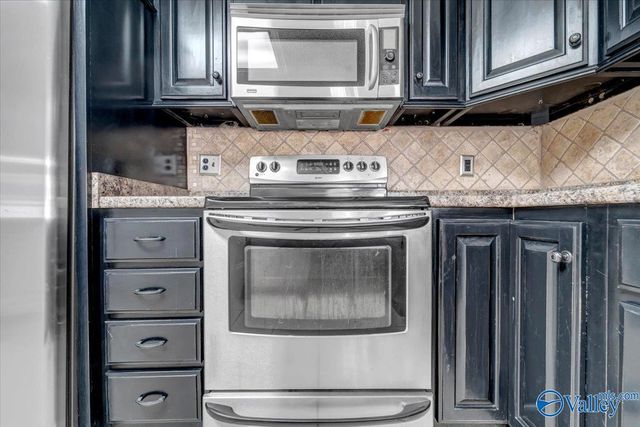 2722 King Arthur Court SW, Decatur, AL 35603