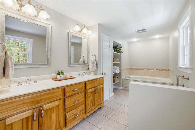 43 Carriage Hill Road, Northborough, MA 01532