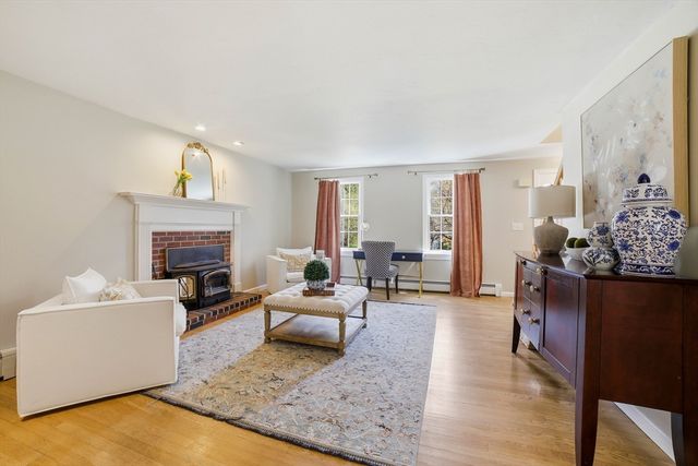 43 Carriage Hill Road, Northborough, MA 01532