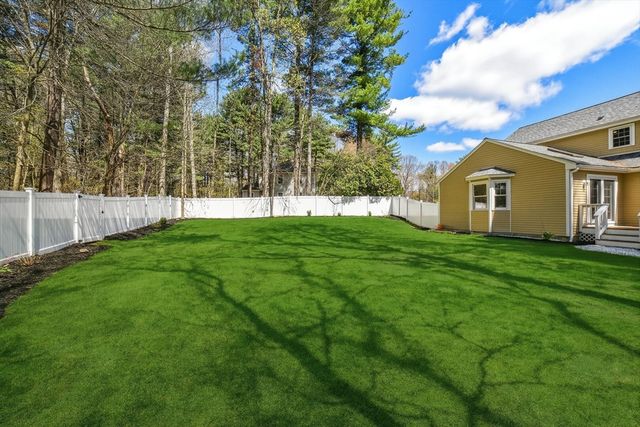 43 Carriage Hill Road, Northborough, MA 01532