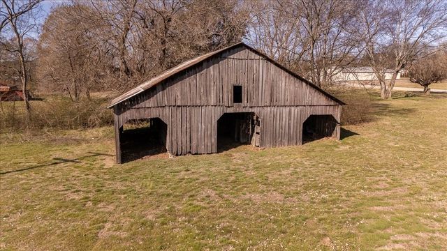 202 Vine St, Loretto, TN 38469