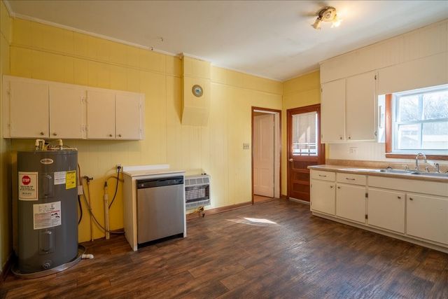 202 Vine St, Loretto, TN 38469