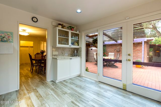 3819 E Calle Cortez, Tucson, AZ 85716