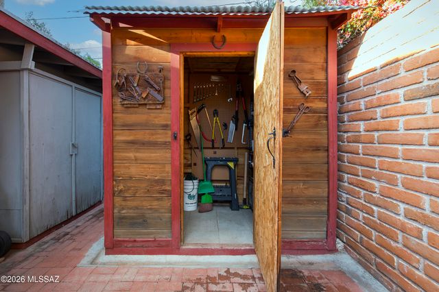 3819 E Calle Cortez, Tucson, AZ 85716