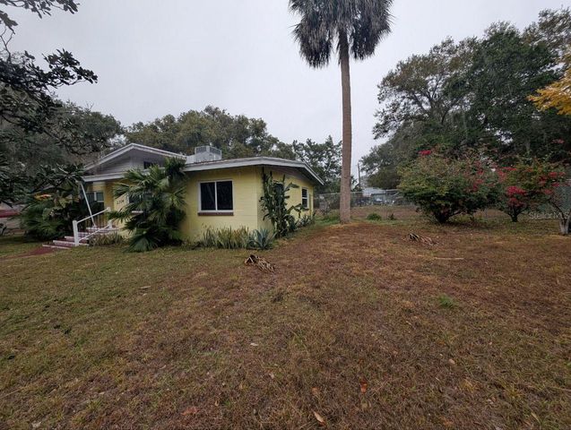 2304 VINE STREET, Leesburg, FL 34748