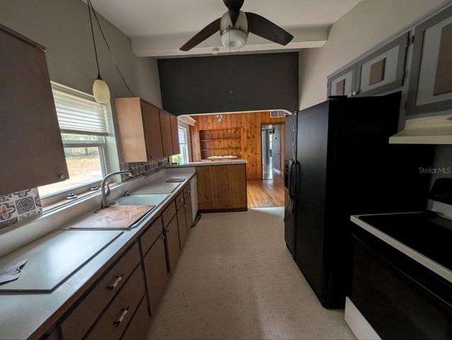 2304 VINE STREET, Leesburg, FL 34748