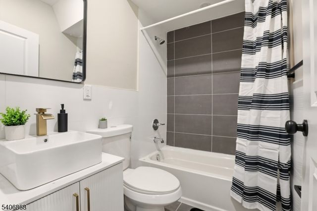 67 Brookdale Ave, Newark City, NJ 07106