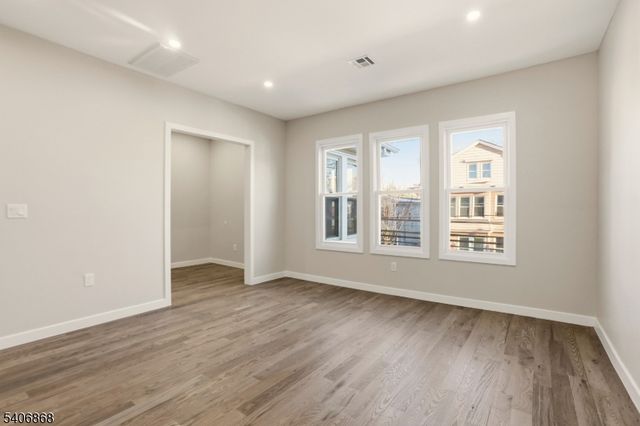 67 Brookdale Ave, Newark City, NJ 07106