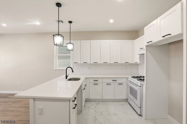 67 Brookdale Ave, Newark City, NJ 07106