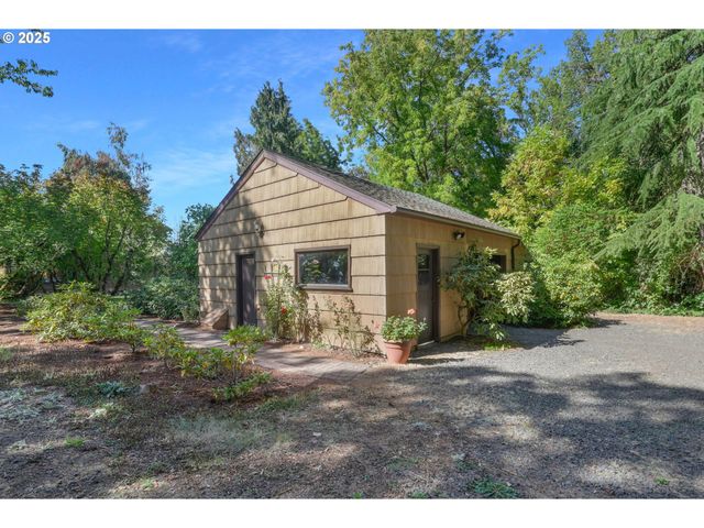 91066 C St, Junction City, OR 97448