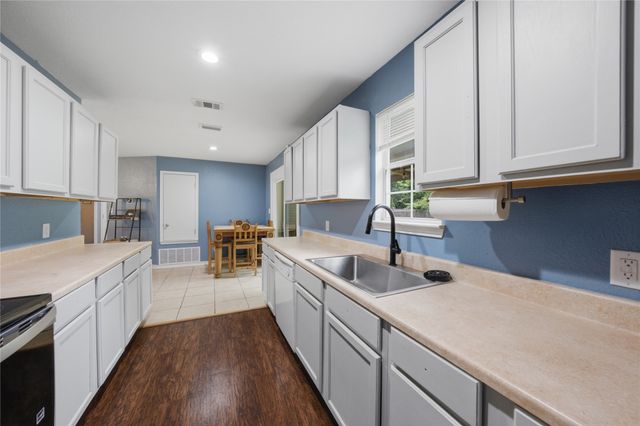 732 Ridgewood Drive, Tool, TX 75143