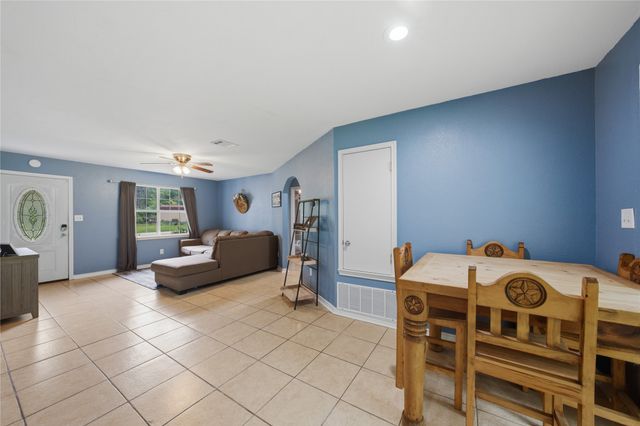 732 Ridgewood Drive, Tool, TX 75143