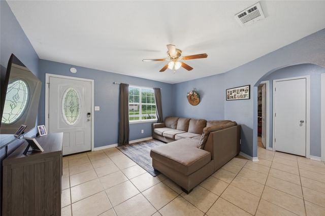 732 Ridgewood Drive, Tool, TX 75143