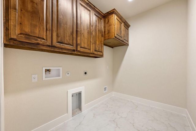 141 Whispering Wind RD, Bertram, TX 78605