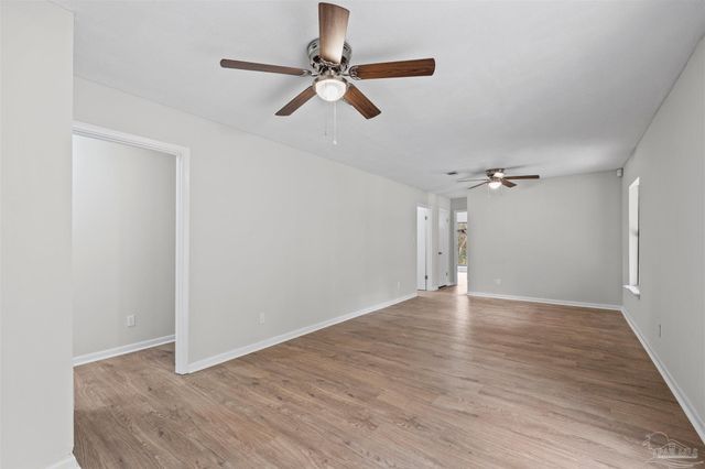 1099 Pine Top Ln, Cantonment, FL 32533