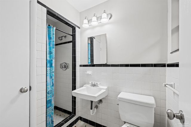 1099 Pine Top Ln, Cantonment, FL 32533