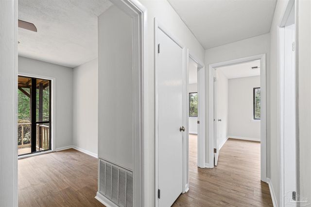 1099 Pine Top Ln, Cantonment, FL 32533