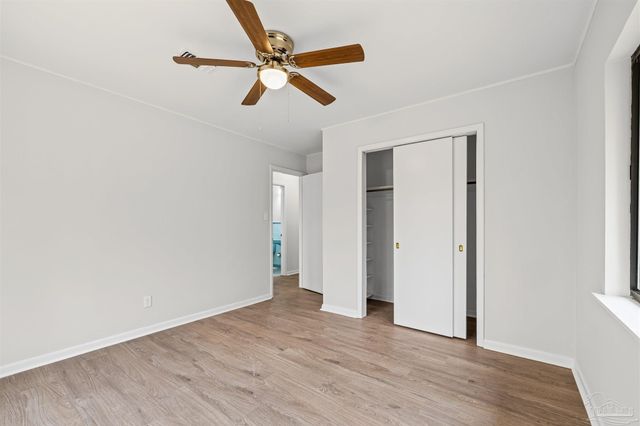 1099 Pine Top Ln, Cantonment, FL 32533