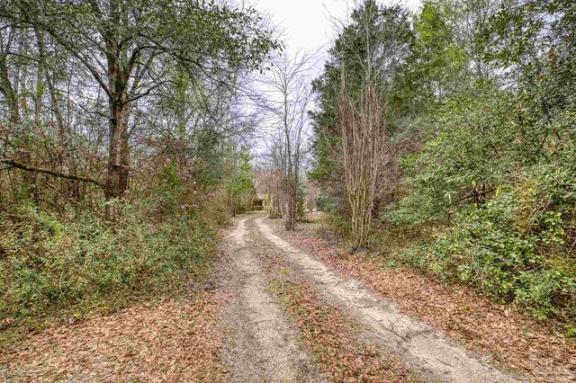 1099 Pine Top Ln, Cantonment, FL 32533