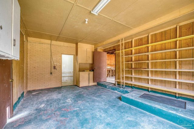 1099 Pine Top Ln, Cantonment, FL 32533