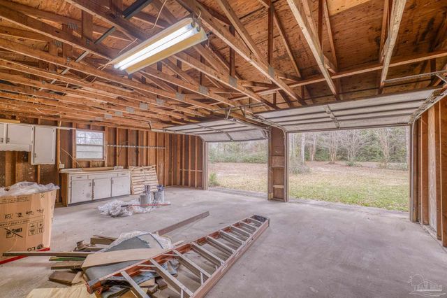 1099 Pine Top Ln, Cantonment, FL 32533