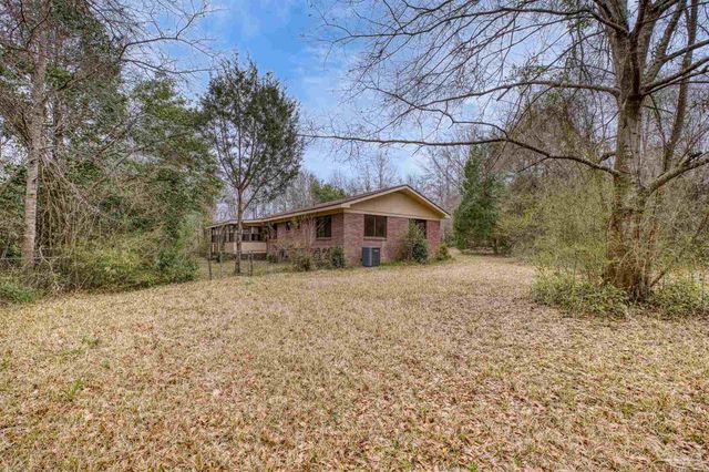 1099 Pine Top Ln, Cantonment, FL 32533