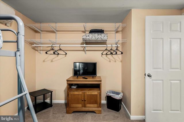 31 MIDDLE VILLAGE WAY, Tannersville, PA 18372