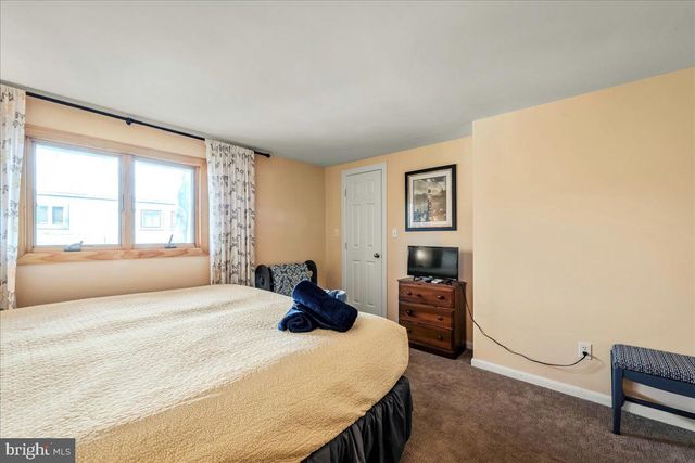 31 MIDDLE VILLAGE WAY, Tannersville, PA 18372