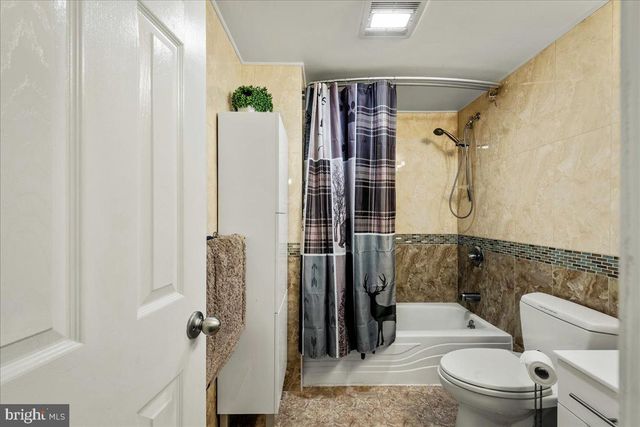 31 MIDDLE VILLAGE WAY, Tannersville, PA 18372
