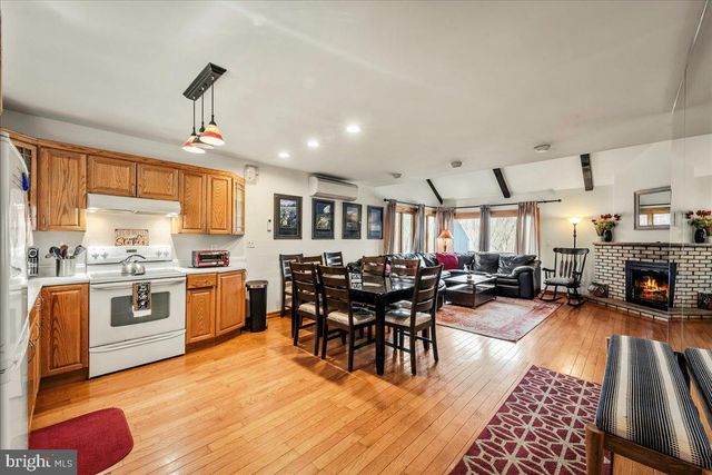 31 MIDDLE VILLAGE WAY, Tannersville, PA 18372