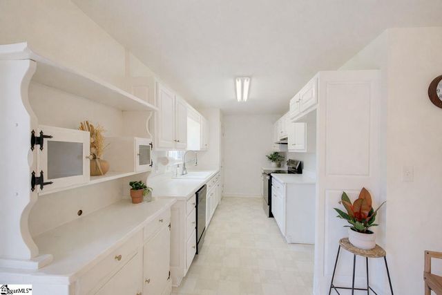 11 Kingsbury Way, Greenville, SC 29617