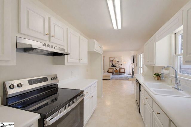 11 Kingsbury Way, Greenville, SC 29617