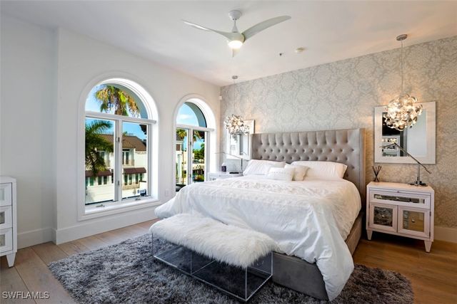 900 5th AVE S 303, Naples, FL 34102