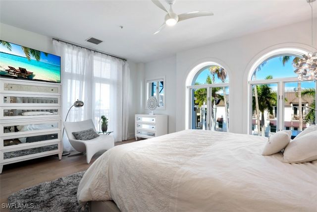 900 5th AVE S 303, Naples, FL 34102