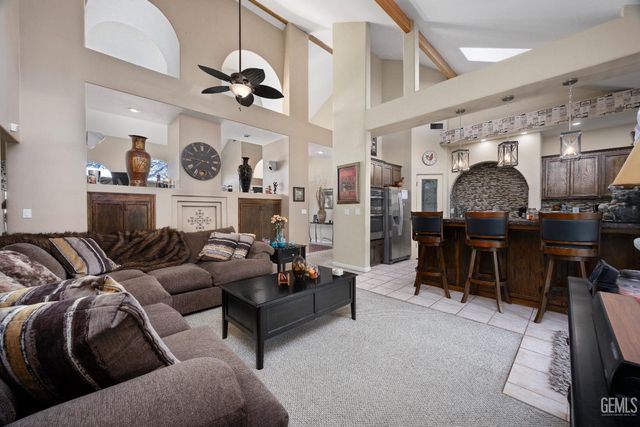 5705 Valley Street, Bakersfield, CA 93306