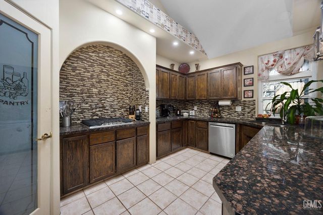 5705 Valley Street, Bakersfield, CA 93306