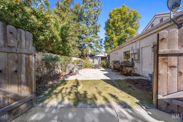 5705 Valley Street, Bakersfield, CA 93306