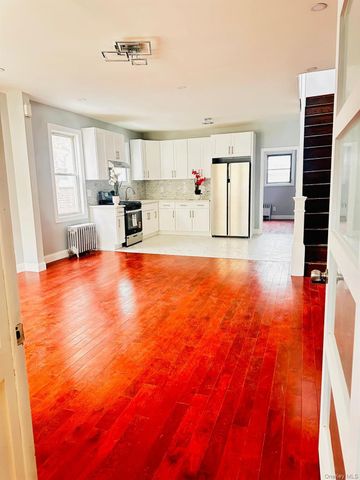 95-27 239th Street, Floral Park, NY 11001