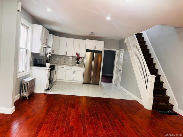 95-27 239th Street, Floral Park, NY 11001