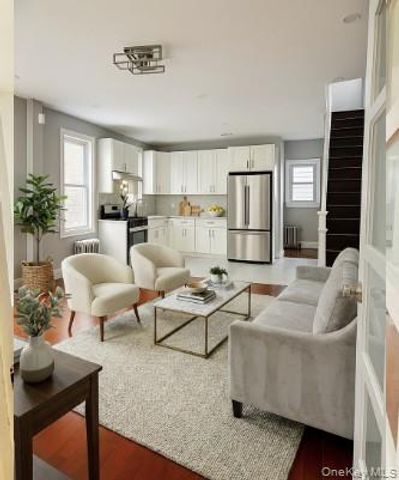 95-27 239th Street, Floral Park, NY 11001