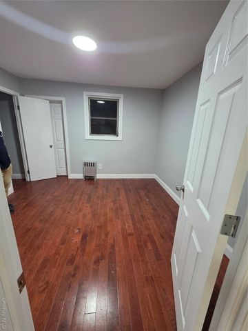 95-27 239th Street, Floral Park, NY 11001