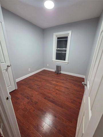 95-27 239th Street, Floral Park, NY 11001