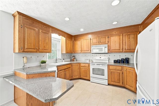 13725 Nairn Ct, Chester, VA 23831