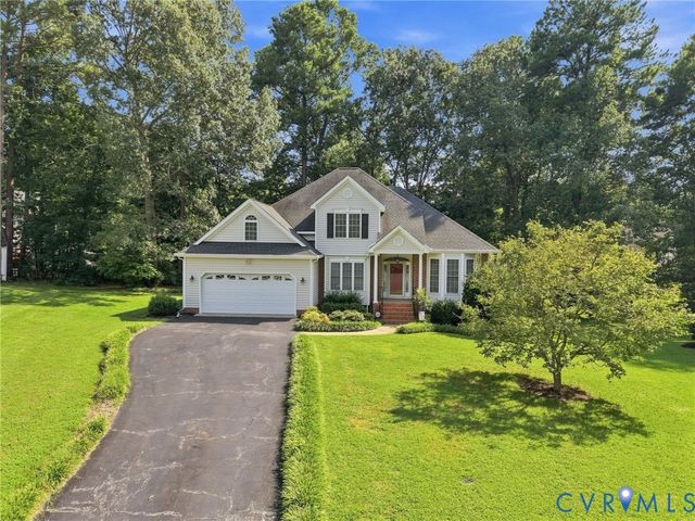 13725 Nairn Ct, Chester, VA 23831