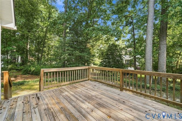 13725 Nairn Ct, Chester, VA 23831