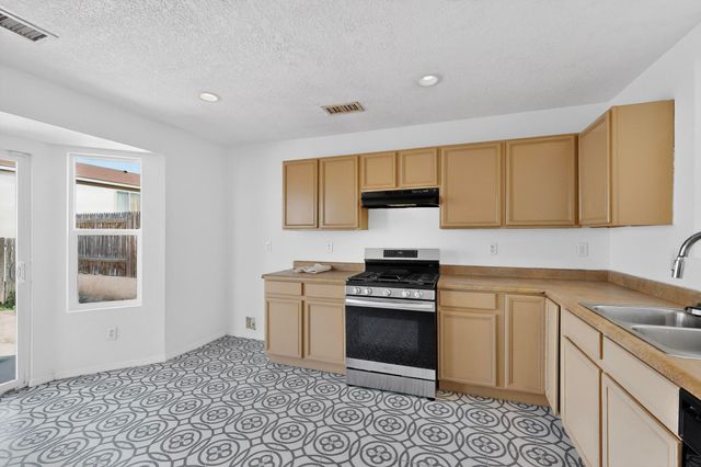 2520 Bixby Street NW, Albuquerque, NM 87120