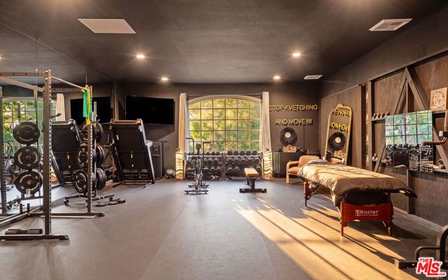 29270 Wagon Road, Agoura Hills, CA 91301