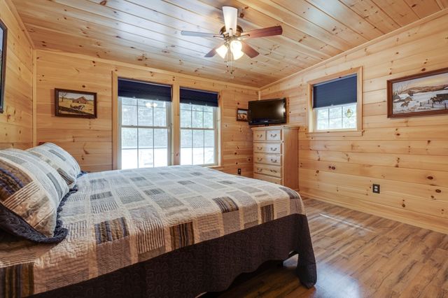 2614 Distillery Rd, Greenbrier, TN 37073