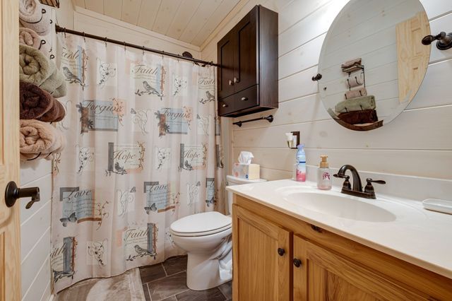 2614 Distillery Rd, Greenbrier, TN 37073