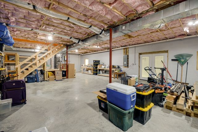 2614 Distillery Rd, Greenbrier, TN 37073
